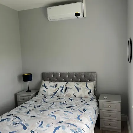 Modern 3 Bed Country *
